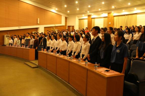 全体师生合唱团歌