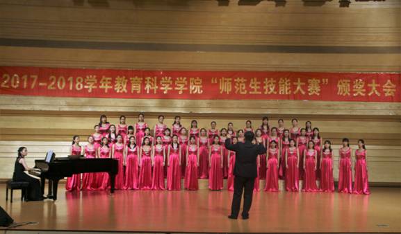 12银鸽合唱团演唱